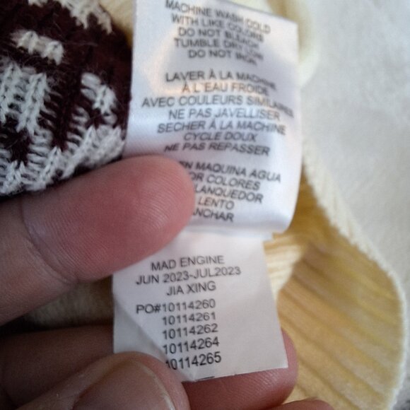 Maruchan Ramen Noodles Bowl Sweater Junior Size XL Mad Engine Novelty Foodie - Picture 5 of 9